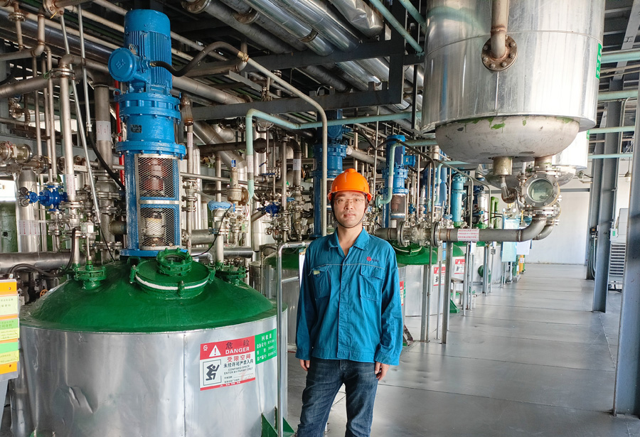 2022年度ag亚娱集团医药金鹰斗争者——黄秋波